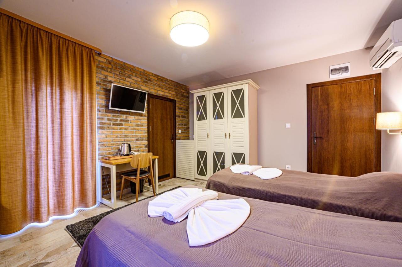 Antique Boutique Hotel Pavel Banya Exterior photo