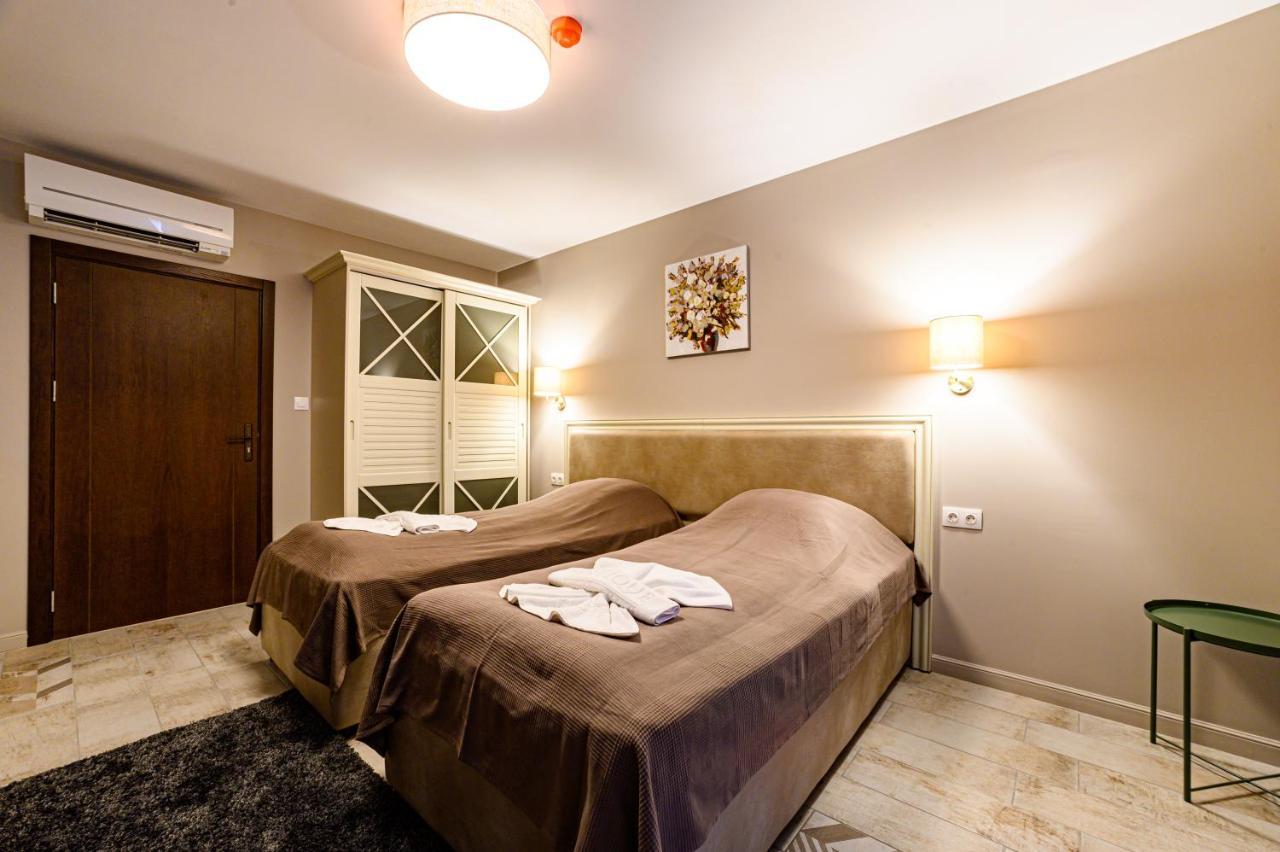 Antique Boutique Hotel Pavel Banya Exterior photo